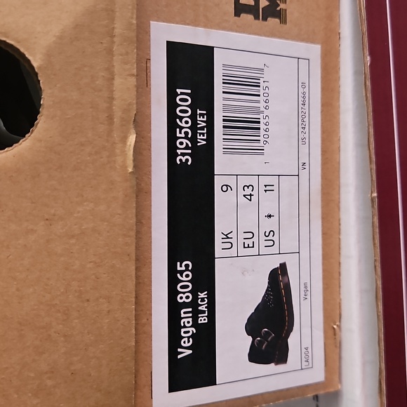 Dr. MARTENS WOMENS SHOES BLACK VELVET SIZE 11 - Picture 16 of 16